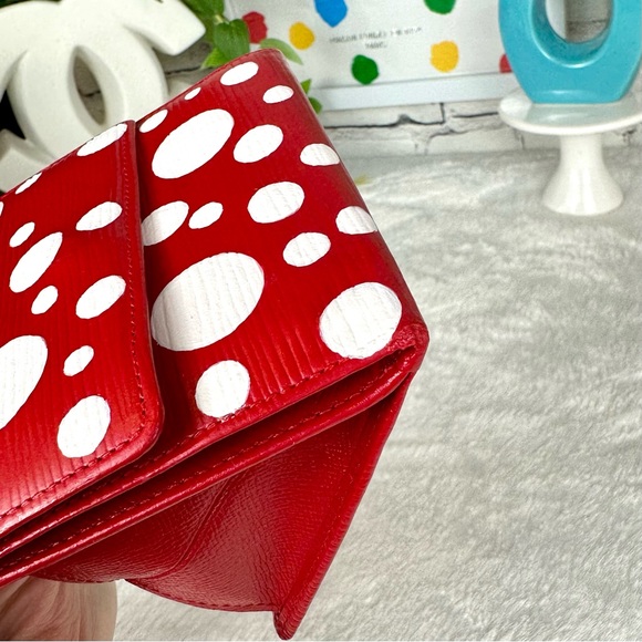 💯Louis Vuitton Red Epi Leather Trifold Wallet custom painted X Kusama dots 🔴⚪️ - Picture 4 of 15